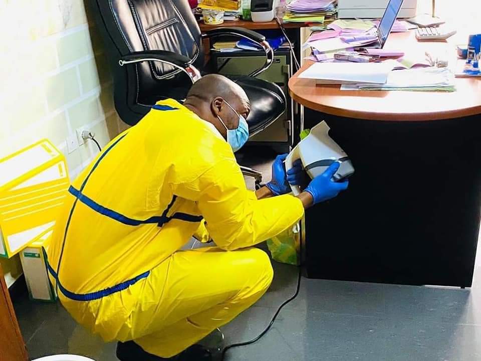 OTinkisso's tweet photo. Santé publique :
Nous intervenons sur un grand nombre d’espèces d’insectes nuisibles. 
Les #cafards, les #blattes, les #cancrelats,  les #punaises de lit, #mouches #moustiques etc 
☎ 624 69 55 55
@UNICEFGuinea @iamDKFR @Maidiakh @segadiallo @LamineGUIRASSY @le_brouteur https://t.co/v2cXaQhk4p