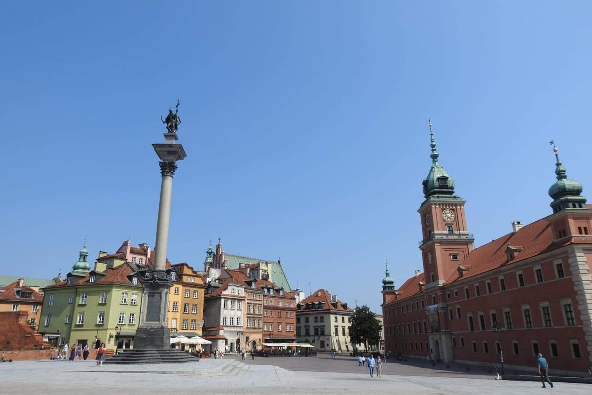 HopWarsaw's tweet photo. #theroyalcastle
#citysightseeing #warsaw #weshowyouwarsaw #oldtown #zamekkrolewski https://t.co/wLwnT4dAxs
