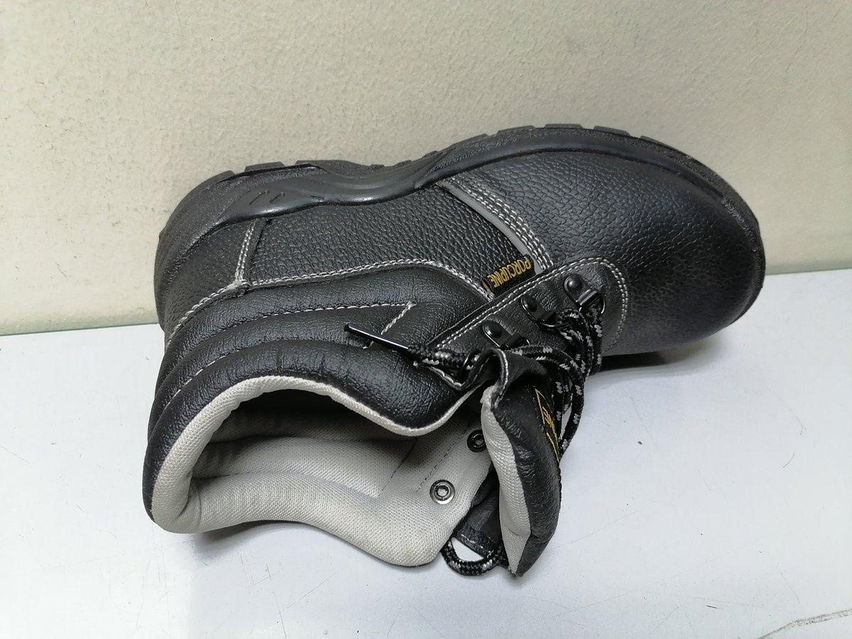 joframic's tweet photo. Porcupine Safety Boots
Sizes available 
5/6/7/10/11/12
@2300

Call/text/whatsapp 0713225736 https://t.co/RhdReHz2GF