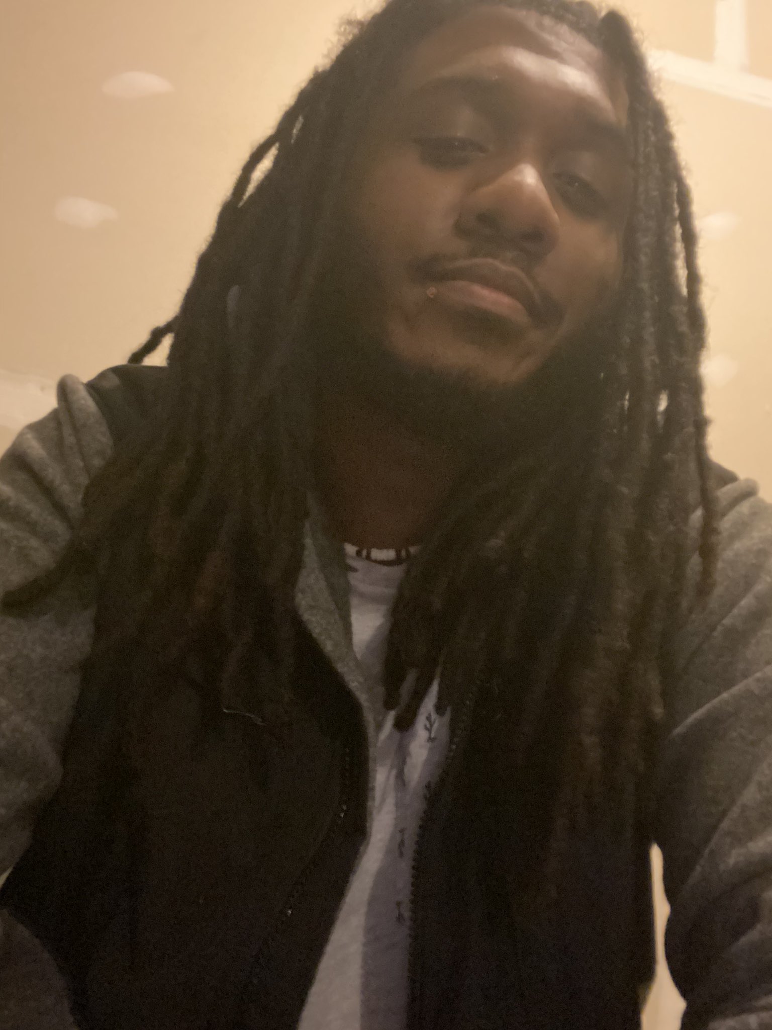 1 pic. The face: The Dick: https://t.co/i3RynhY4Ab