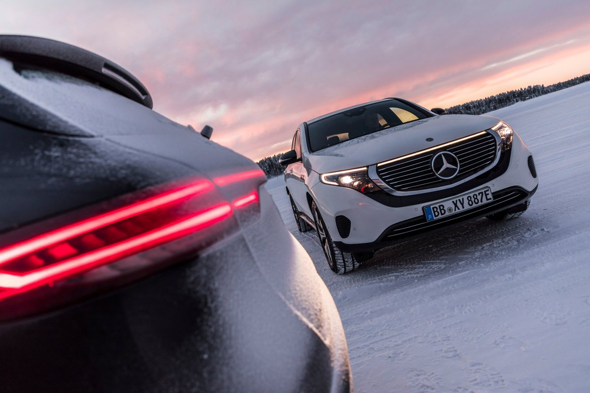 DİKKAT❗️ Yoğun yağışlı - karlı havalarda süratinize, takip mesafenize, gizli buzlanma ve zorunlu frenleme durumlarına daha fazla dikkat etmeniz sürüş güvenliğiz için hayati önem taşımaktadır 🌧❄️

#mercedesbenz #istanbul #kar #yağmur #fırtına #dikkat #güvenlik #hız #takip #mesafe