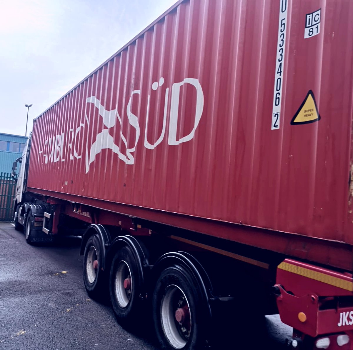 Eeekkkk our first of many deliveries have arrived! #stock  #stepintospring #getintouch #langs