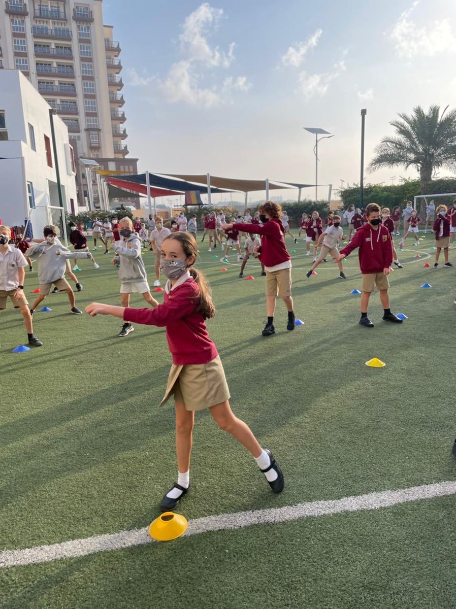VHPS_Sport's tweet photo. Rise and shine with some @VHPrimary Arrive and Thrive fitness this morning for the @VHPS_Year5 &amp; @VHPS_Year6. Well done everyone, your effort this morning was outstanding! #ArriveAndThrive #VHPS_PE https://t.co/Yp7tRVLKeQ