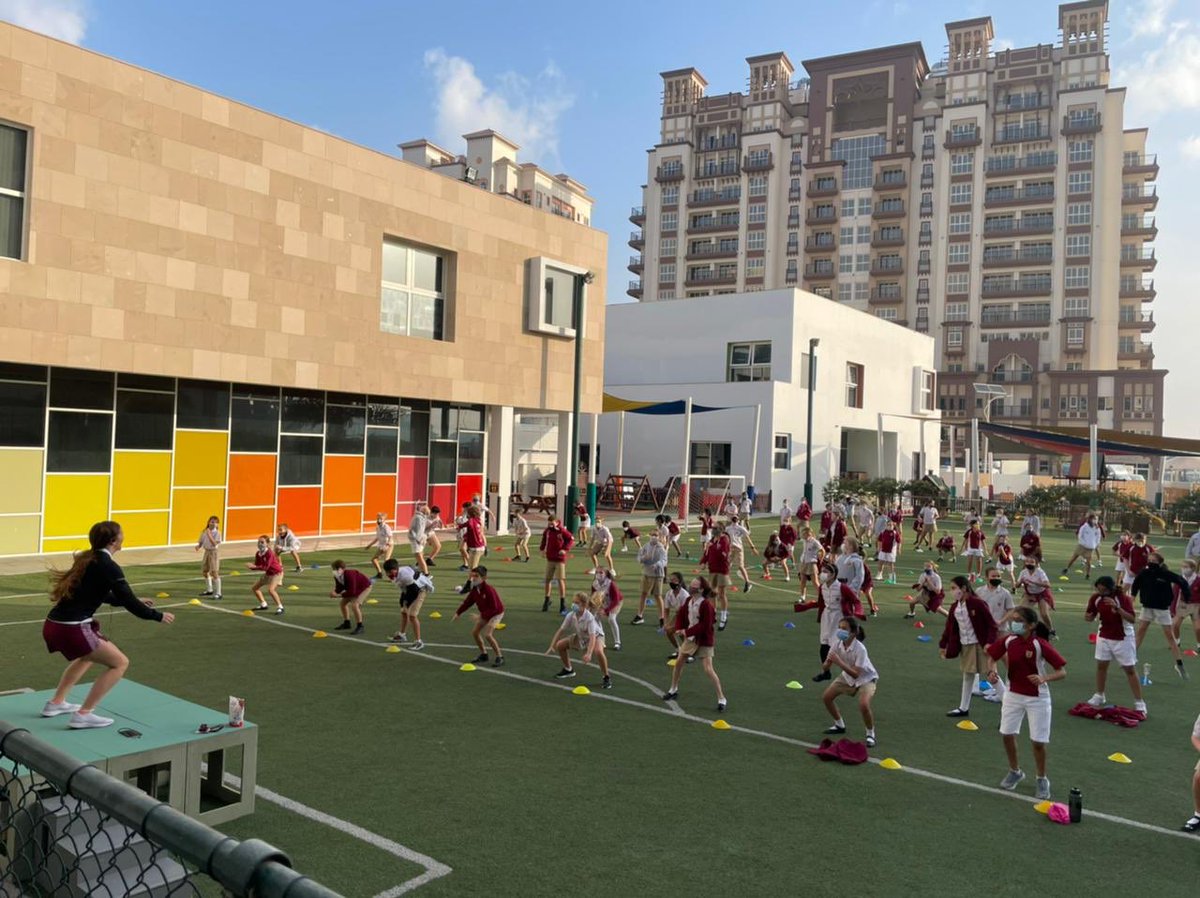 VHPS_Sport's tweet photo. Rise and shine with some @VHPrimary Arrive and Thrive fitness this morning for the @VHPS_Year5 &amp; @VHPS_Year6. Well done everyone, your effort this morning was outstanding! #ArriveAndThrive #VHPS_PE https://t.co/Yp7tRVLKeQ