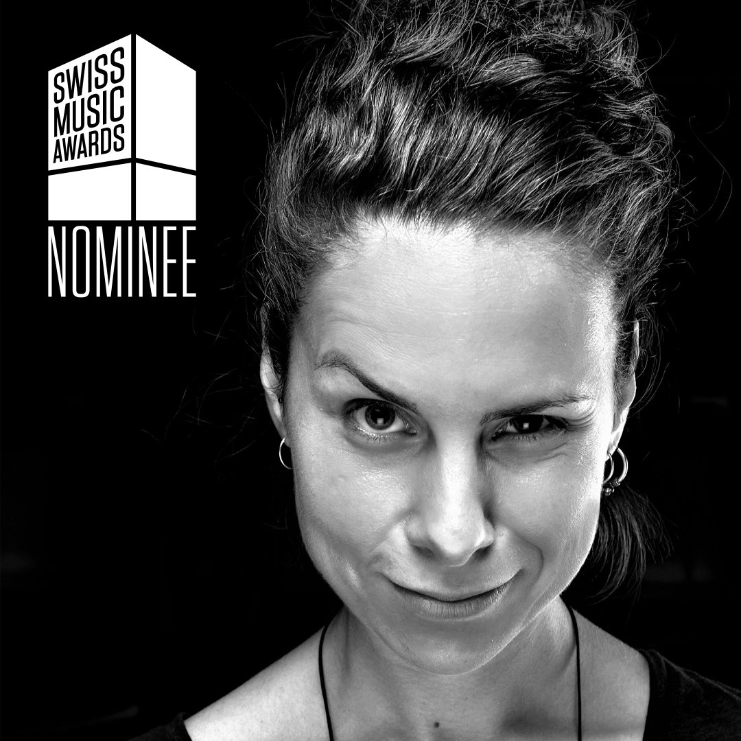 MONSTRE joie 👩🏼‍🎤
Nomination aux @SwissMusicAward 
•
Pose ton vote ici: 
swissmusicawards.ch/voting/
•
Retweet ceci et gagne une déclaration d’amour manuscrite, un tube de <a href="/Cenovis_/">Cenovis</a>  et ma place au Paradis.
 #packdepool