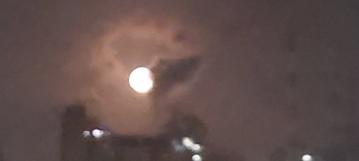 Manualfred34's tweet photo. Amanecer en Puerto Ordaz 5 dela Mañana por @manueldiazmorales32 @noticias_pzo @diarioprimicia #guayanacity #guayana #PZO #guayanainforma @Manualfred34 @LosOlivosInfo @Leonervis @PableOstos @ClavelRangel @Watcher_Ven @MalvadoElvis #Guayana https://t.co/YrmRoAK1BJ