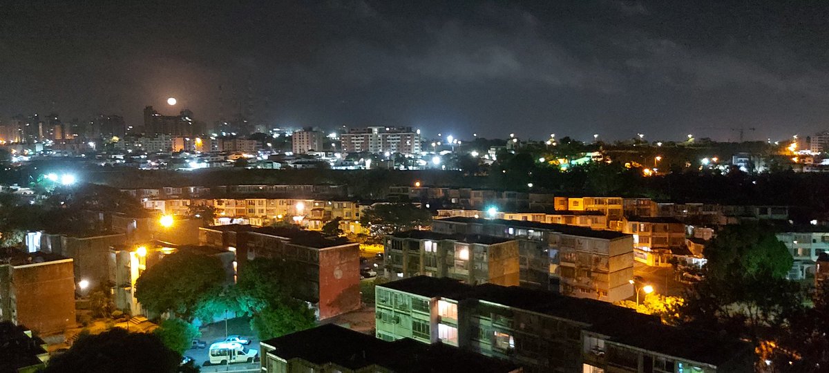 Manualfred34's tweet photo. Amanecer en Puerto Ordaz 5 dela Mañana por @manueldiazmorales32 @noticias_pzo @diarioprimicia #guayanacity #guayana #PZO #guayanainforma @Manualfred34 @LosOlivosInfo @Leonervis @PableOstos @ClavelRangel @Watcher_Ven @MalvadoElvis #Guayana https://t.co/YrmRoAK1BJ