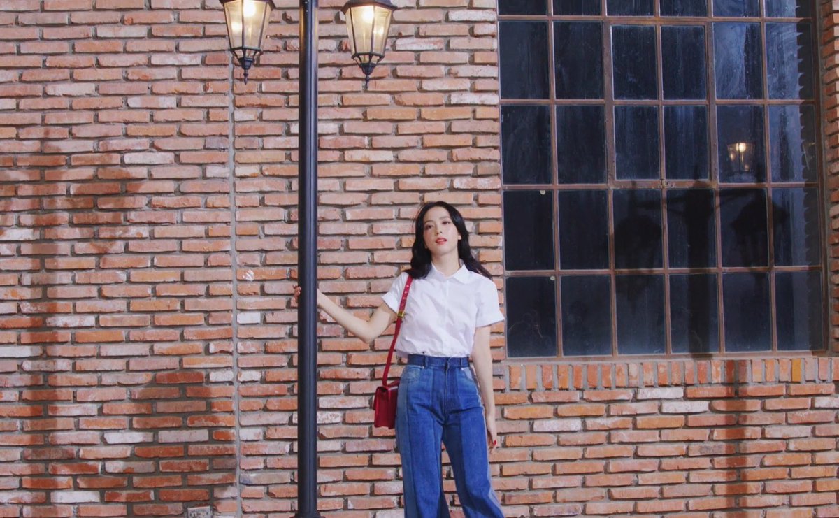 jisooartsy's tweet photo. the epitome of beauty https://t.co/oWxLSbSoDF