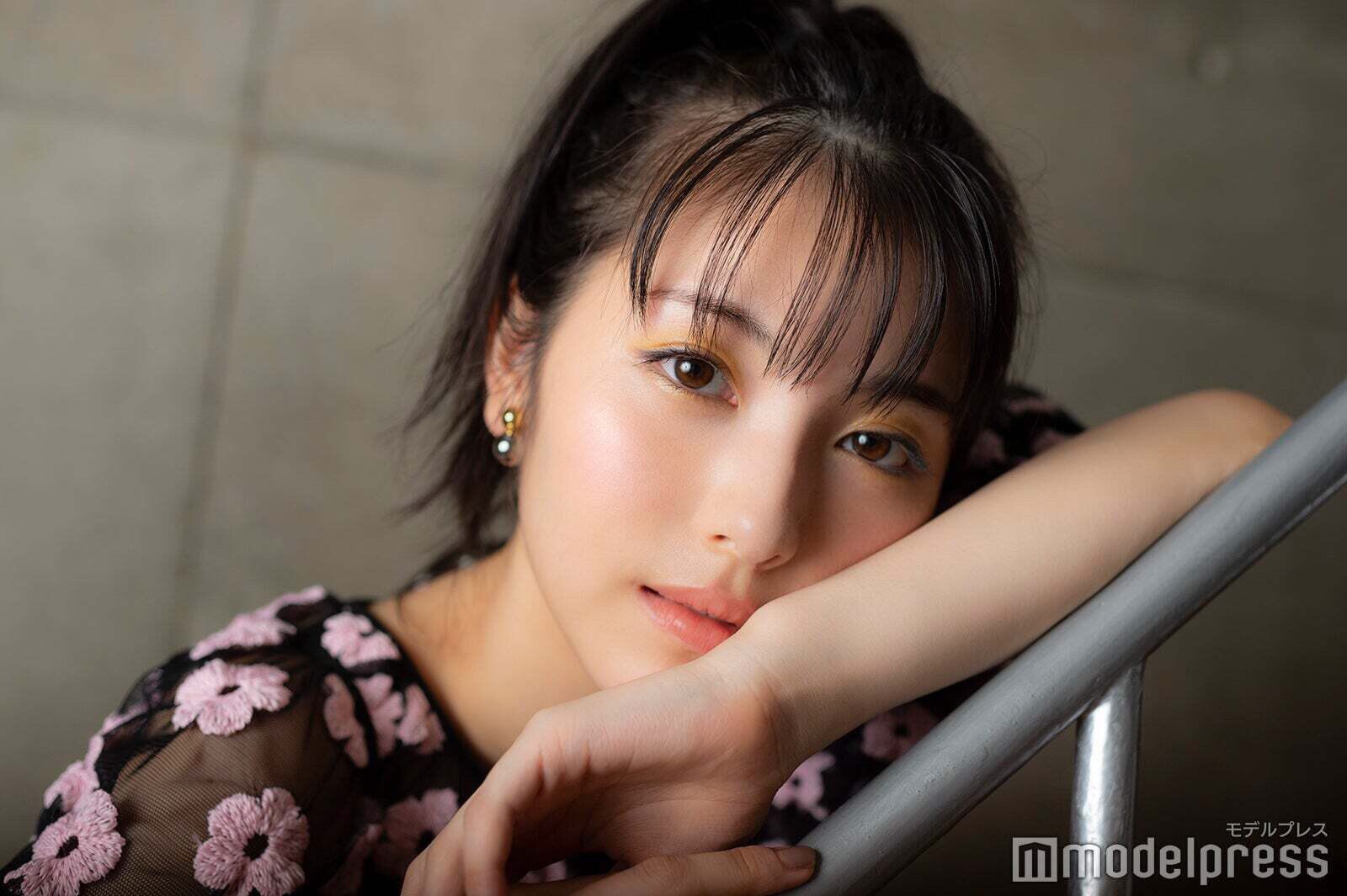 浜辺美波   　 モデルプレス ＼#浜辺美波モデプベストショット📷／ 4枚をピックアップしてご紹介💁  📷レアなポニーテール姿＆アンニュイな表情にキュン💓 ( #ふりふら インタビューより) 投稿は随時募集中です✨  まだまだツイートお待ちしております🙇‍♀️ https ...
