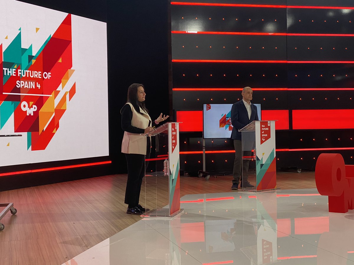 Desde el backstage descubriendo los mejores Insights de  #TheFutureofSpain <a href="/MariaRocamora/">maria rocamora</a> <a href="/raulg0rd0/">raúl gordo</a> <a href="/OMD_Spain/">OMD_Spain</a> #annalect #MarketingIntelligence