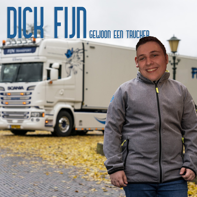 6IT_D4's tweet photo. Laten we eens dieper ingaan op onze teamleden. Kenzo gaat de spits afbijten door zichzelf kort voor te stellen. Al sinds zijn 6 jaar is hij bezig met zijn muziek en trucker carrière, onlangs is hij dan ook viraal gegaan met zijn klassieker 'schoenen uit in m'n wagen'.  😀 https://t.co/Yb5RMA48B2