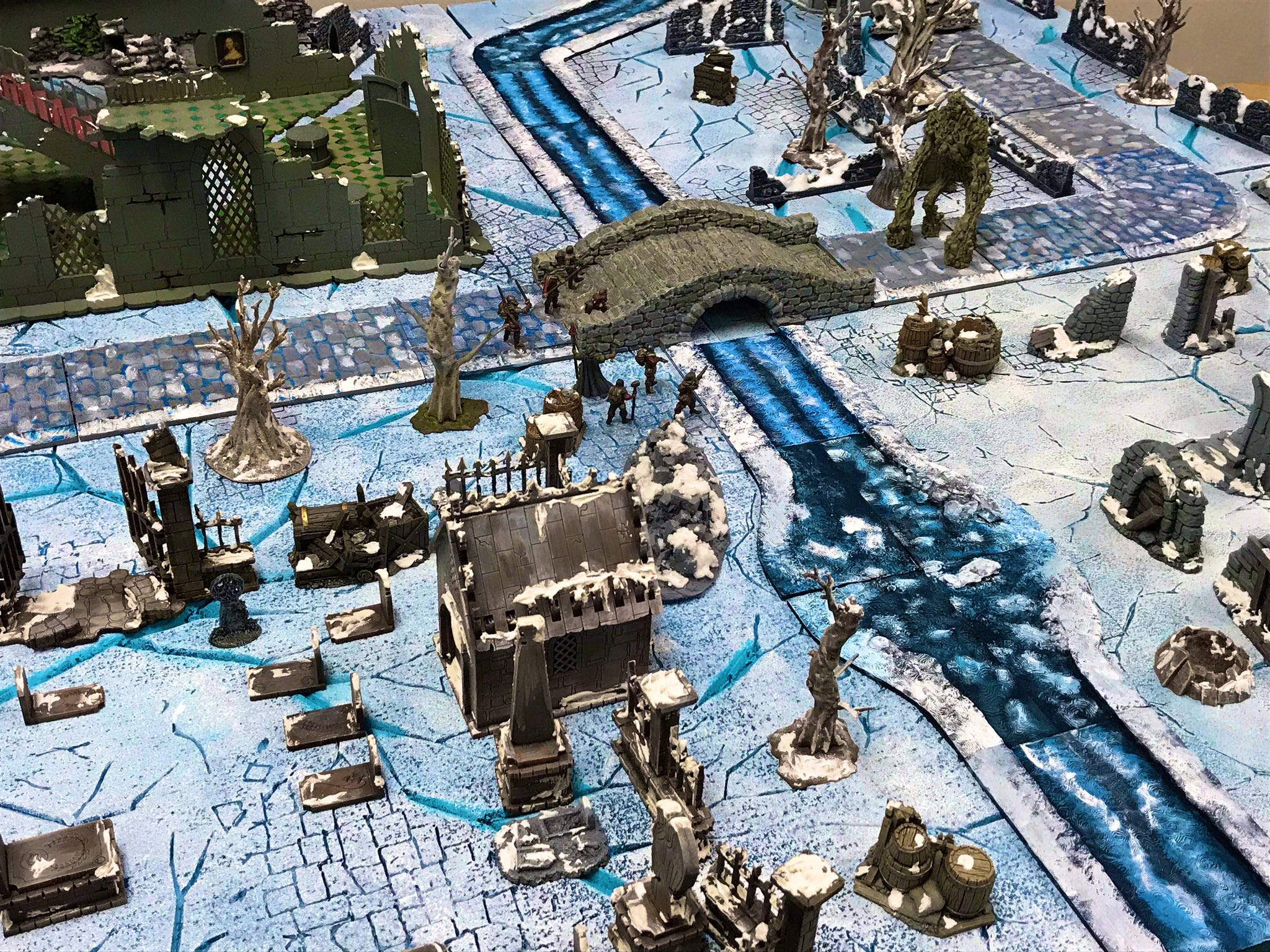 N S Miniatures 雪原都市の戦いです 道や川のモデルをペイントをお願いしているアプタスで仕上げてもらいました Nsミニチュア フロストグレイブ 3dプリント
