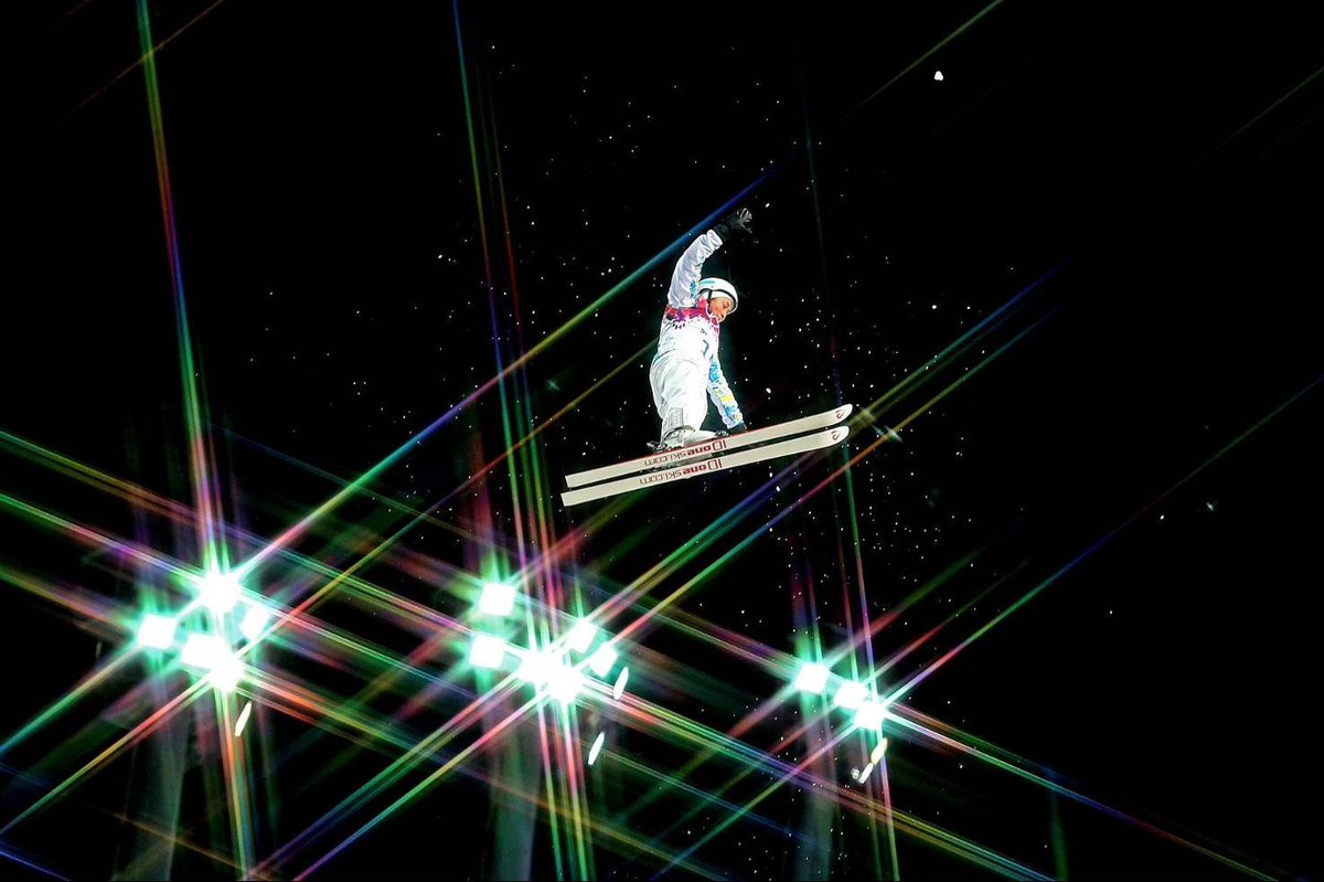 PodsPlus's tweet image. Mogul skiing, the navigation of large bumps on the slope, debuted at the 1992 Winter Games in Albertville, France. Join #StudioPlus for another edition of #EmbracingWinterOlympicSports and learn more about this form of freestyle skiing. @Beijing2022 apple.co/2LY149P@AppleP…