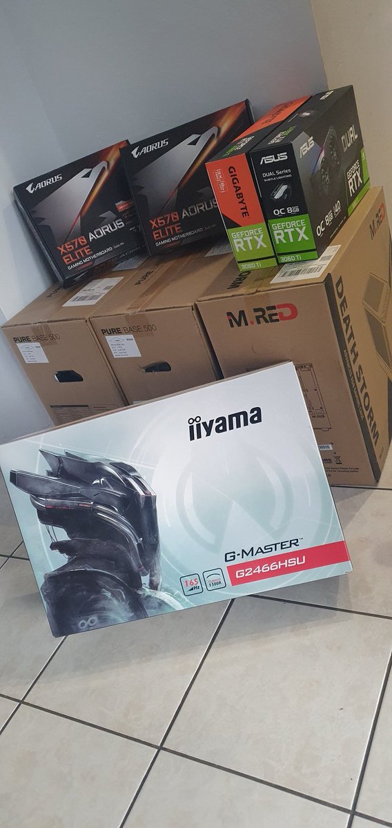 TechItValley's tweet image. 🚀 Réception du matin 🚀

En cours de montage 🛠 

#RTX3060Ti #nvidia #RTX3000 #asus #bequiet #AORUS #iiyama #PCGamer #CouvreFeu