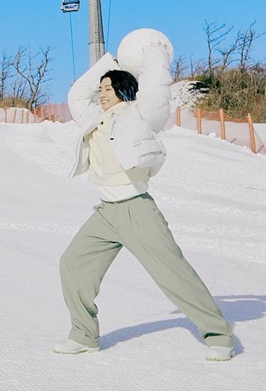 📸 2021 WINTER PACKAGE Preview Cuts | #JUNGKOOK (2) so cute 🥺