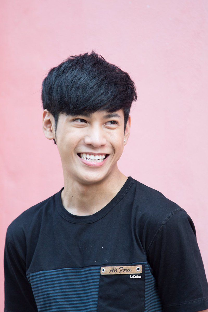 Ini kumpulan foto yang menurut gua singto gemes.Special tag  @_Neavy