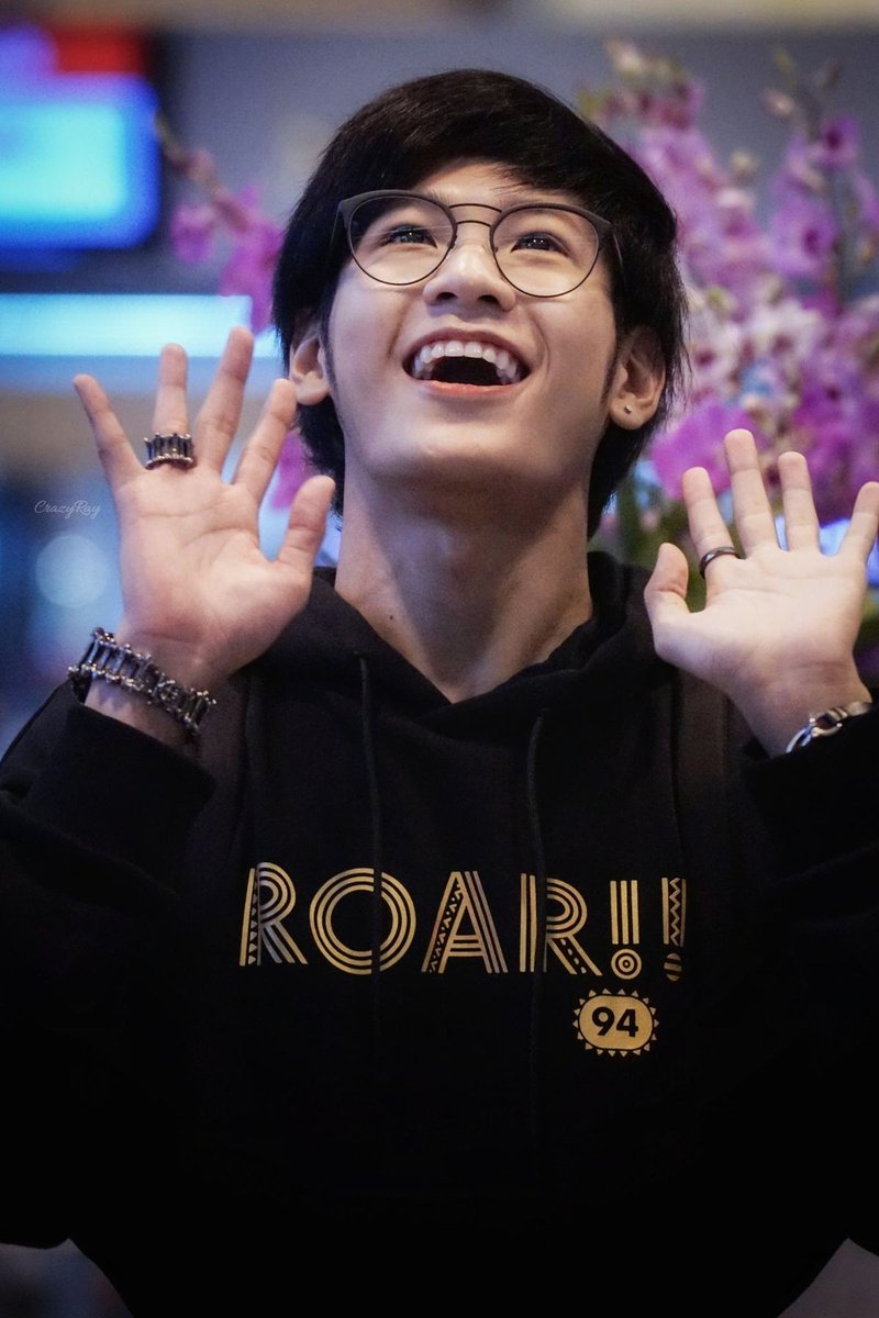 Ini kumpulan foto yang menurut gua singto gemes.Special tag  @_Neavy