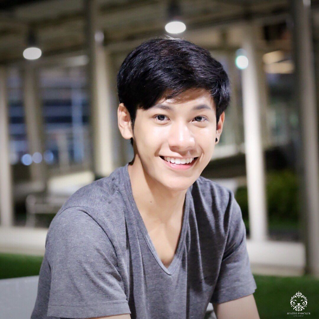 Ini kumpulan foto yang menurut gua singto gemes.Special tag  @_Neavy