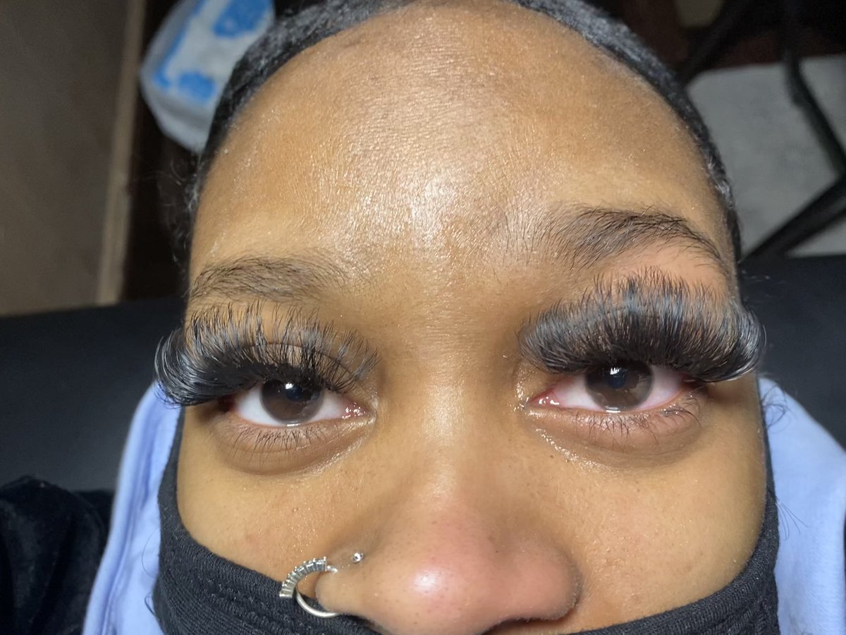 I love this Mega Volume “Chanell” Set 🤩
Follow @ LashedByZenikka on Instagram to book your appointment 📲
I’m A Certified Lash Tech Located in Cleveland, Ohio 📍
#clevelandlashes #Clevelandlashtech