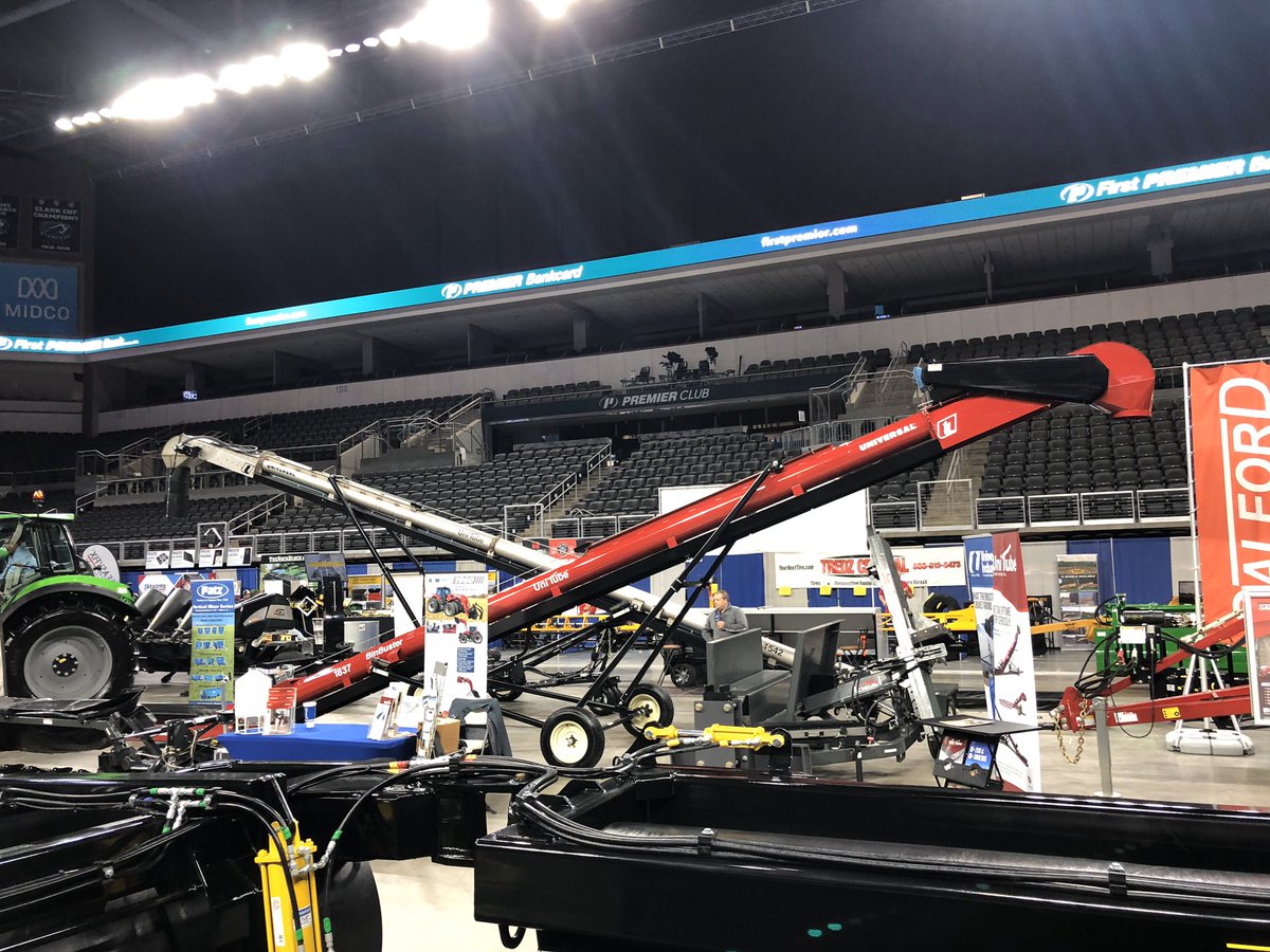 PremiereShort's tweet photo. If you are heading for Sioux Falls, stop in at booth 2212 and say hi. Ideal pounders, Unitube conveyors on display. Check out the extremely popular Stainless Steel Field Loader, with Honda EFI engine. @UniversalIndInc @IdealPounders https://t.co/ZxAUKI5S9Z