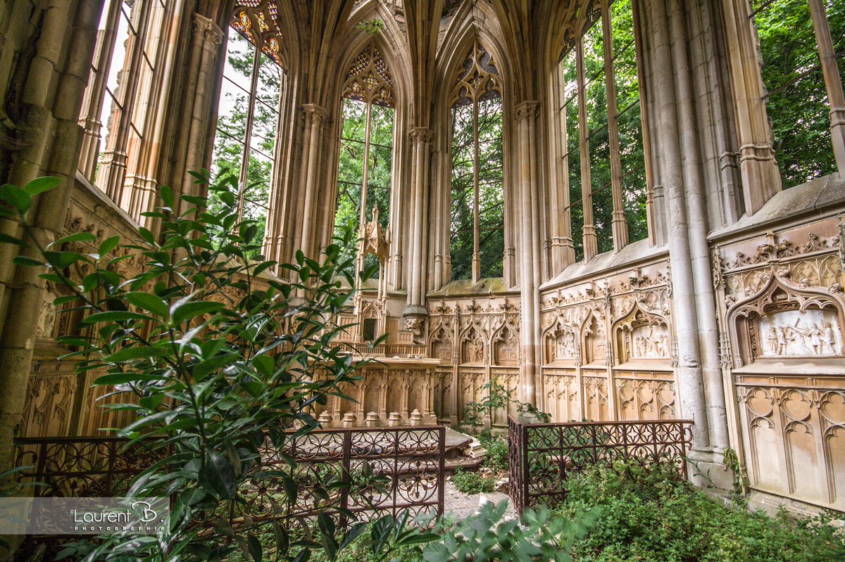 ArchitectureTud's tweet image. Abandoned La Chapelle de L'ange au Violon, France 🇫🇷