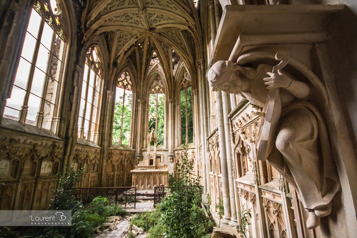 ArchitectureTud's tweet image. Abandoned La Chapelle de L'ange au Violon, France 🇫🇷
