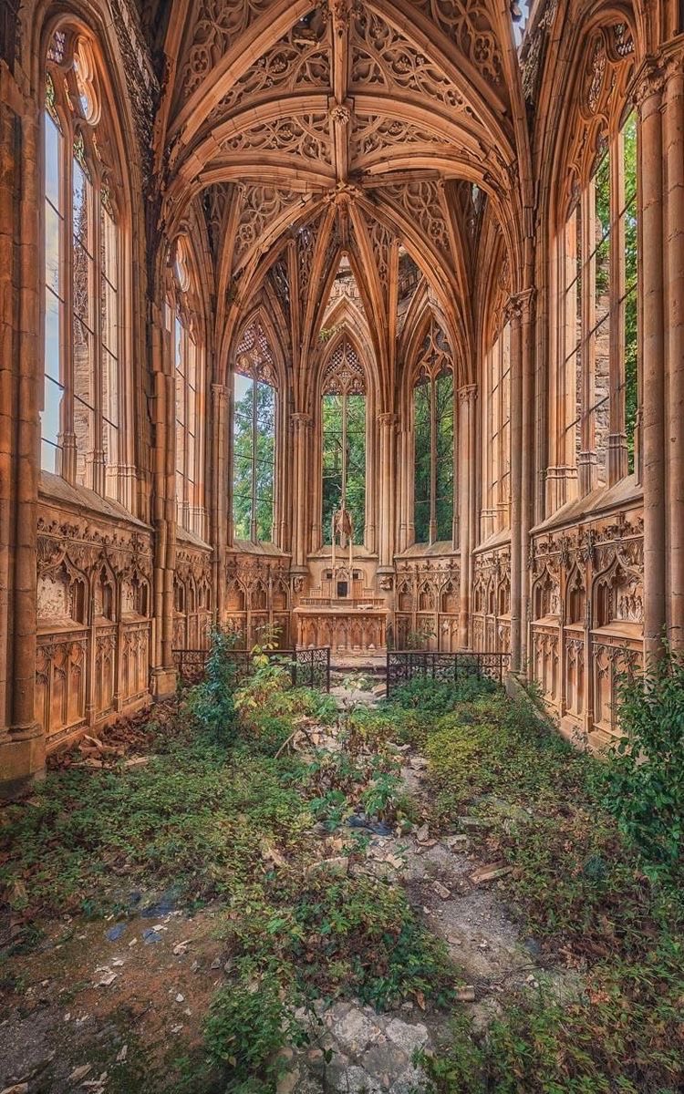 ArchitectureTud's tweet image. Abandoned La Chapelle de L'ange au Violon, France 🇫🇷