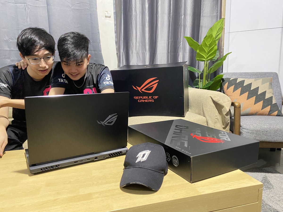 Blacklist International On Twitter May Ayuda Ang Bootcamp Thank You Asus Republic Of Gamers This Is Perfect For Our Streaming And Gaming Rog Lang Malakas Https T Co Vejnruu2rh