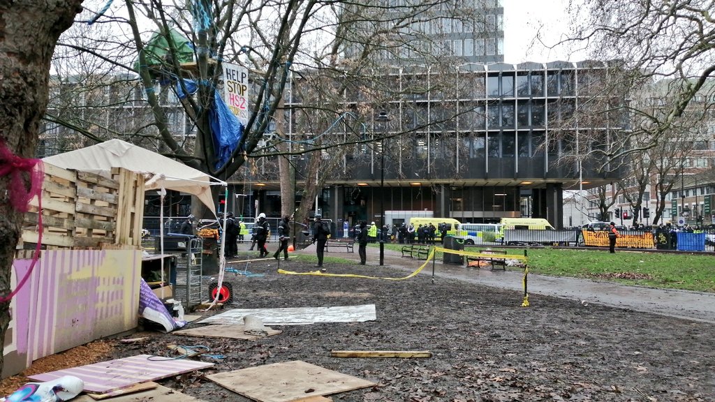 Police climbers are now surrounding the tree, they have cut their safety lines."They are putting their lives in danger by doing that," Dr Denise Baker, activist-journalist, said.