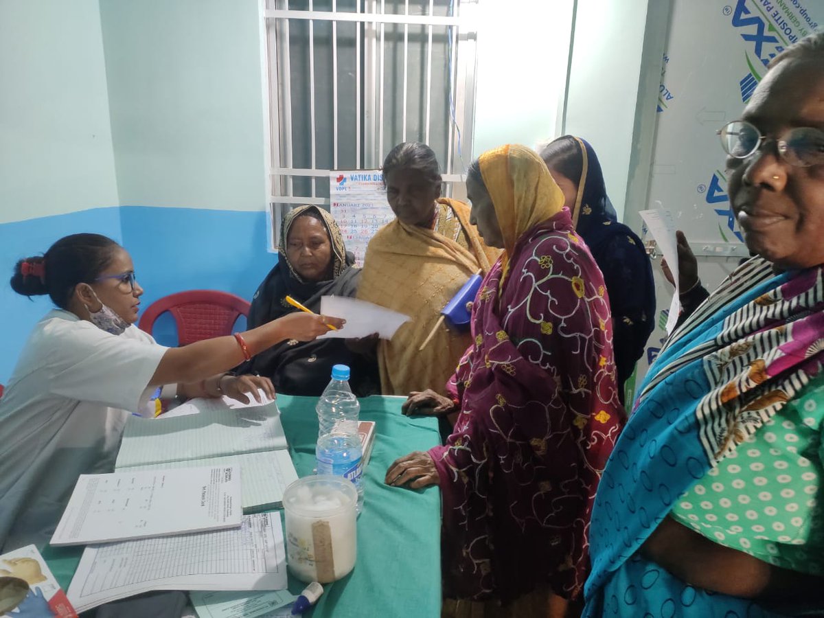 mohammadpwz's tweet image. Today 27th Jan-2021 Free Eye check up camp at Kopali, jsr by MOTHER TERESA INTERNATIONAL FOUNDATION  for poor and labours. 29th jan. we will do Catract operation for 25 people free of cost at Tamoliya Hospital.