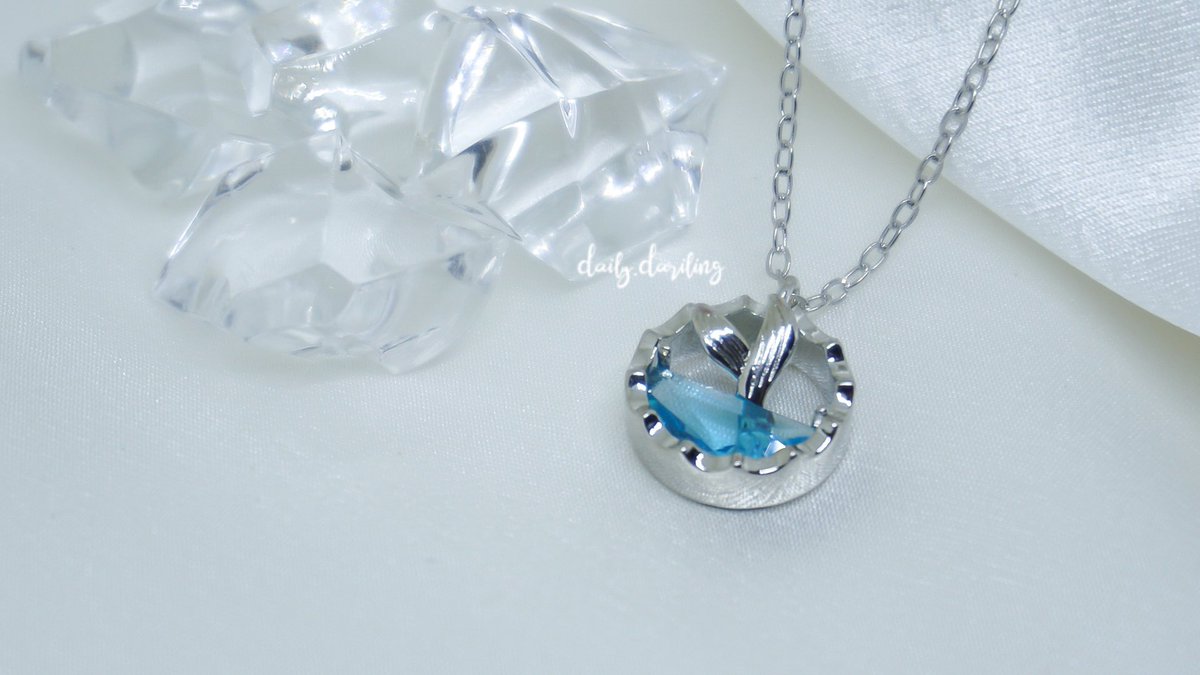 DarlingDaily's tweet photo. Daily Darling is coming!✨✨

สร้อยจี้นางเงือก 🧜🏻‍♀️💦

แปลงร่างเป���นเมอร์เมดแสนสวยด้วยงานจี้คริสตัลมารีน ไม่มีไม่ได้แล้ว!

🔸 สร้อยเงินแท้ 92.5% ขนาดความยาว 16”
🔸ใส่อาบน้ำได้ ไม่ลอก
🔸สี : เงิน
🔸ราคา : 299 บ.

สั่งซื้อ DM ได้เลยนะคะ❤️🌟
#ขายของ #แฟชั่น #สร้อยคอมินิมอล #ดีบอกต่อ https://t.co/lvIlRwfeVS