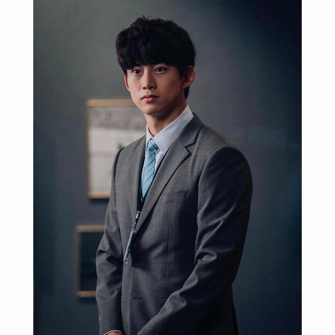 Винченцо jang joon woo. Пак бон паль. Ок тэк ён слепой. Ок тэк ён из 2pm. Ок тэк ён винченцо.