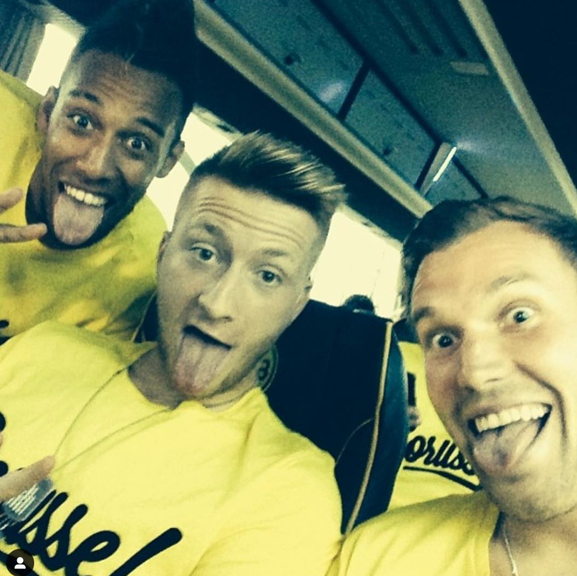 Big story out of Germany this week as a cult player with one of the most iconic stories in the modern game retiring. His name is Kevin Großkreutz, the son of a BVB ultra who went from travelling on buses supporting the team to travelling on the team bus to play for them. (THREAD)