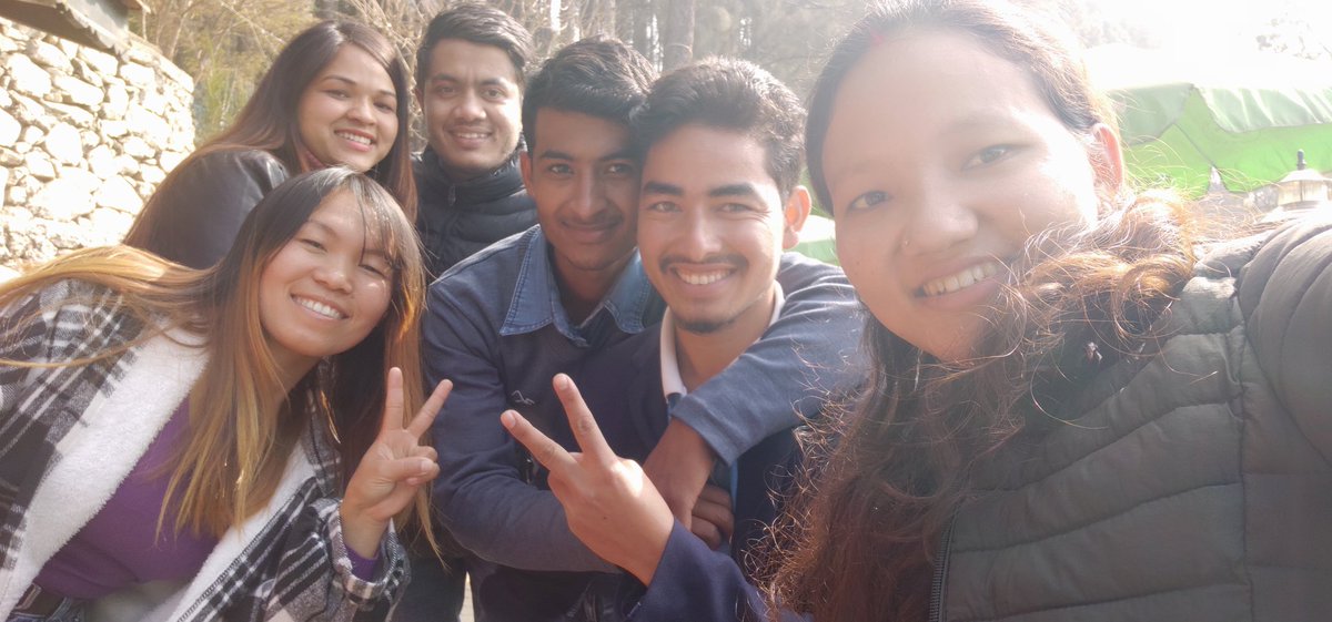 HSDhami9's tweet photo. Bond of Friendship Love 💖💖
Picnic time ✌️ ✌️ https://t.co/roUD4y5jQw