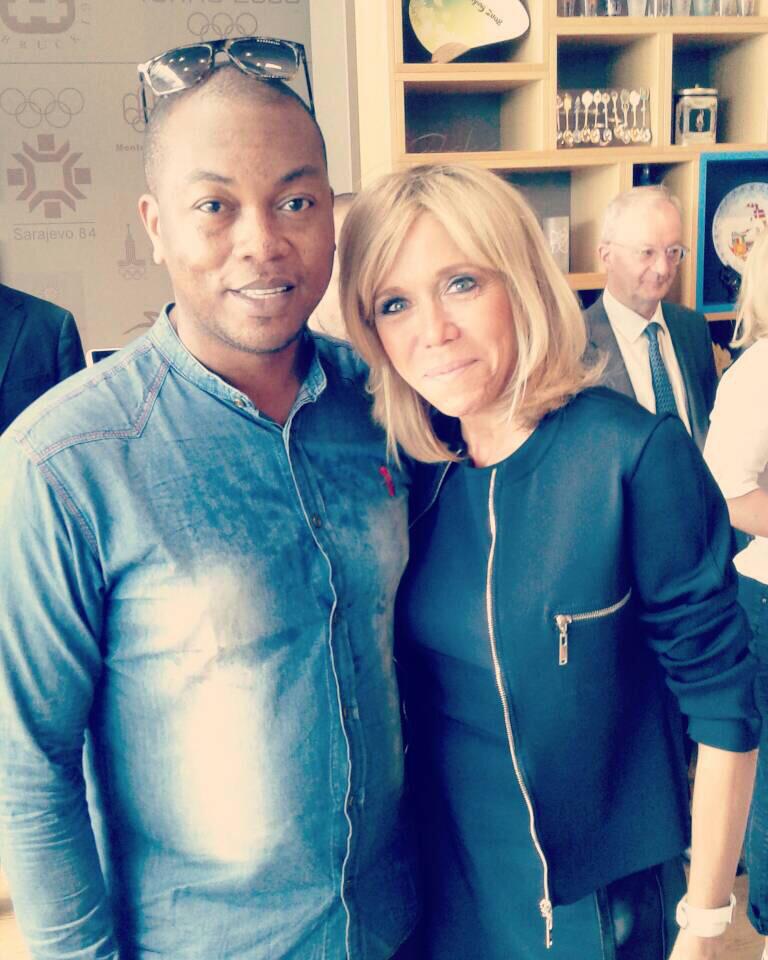 ecnya81's tweet photo. Souvenirs de vacances.
En compagnie de Mme @Brigitte1eDame Brigitte Macron, Première dame de France.
Musée olympique de Lausanne, Suisse.
#Ete2017 https://t.co/ZHDUmbrYpM