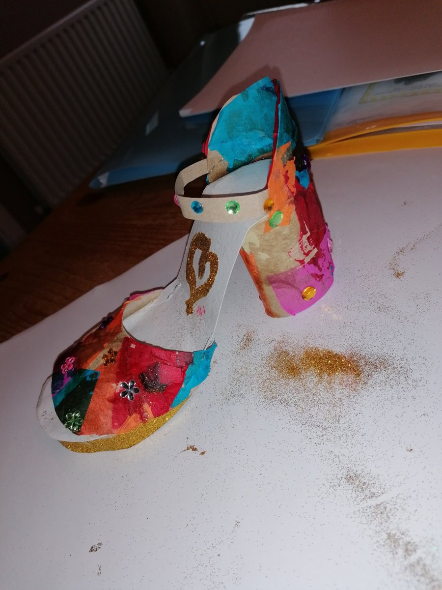 ReceptionUnity's tweet image. Here are some amazing shoes made by our little remote elves. #theelvesandtheshoemaker @UnityBlackpool