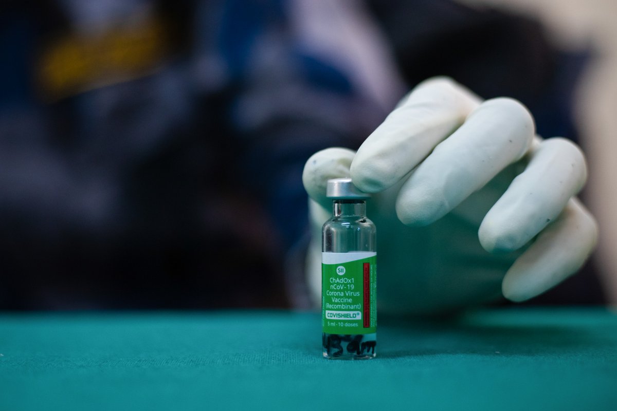 el_pais's tweet photo. 🔴 ACTUALIZACIÓN | AstraZeneca pospone una reunión con la UE en plena polémica por la entrega a tiempo de las vacunas https://t.co/ioy41EJ9yO https://t.co/Bhk4E171Ei