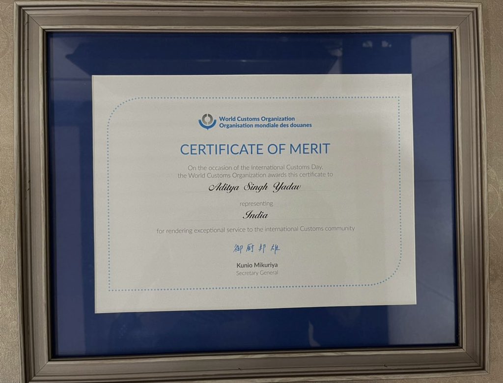 sonalgoelias's tweet image. Proud Wife !
My husband Mr. Aditya Yadav , IRS being awarded with ‘World Customs Organisation - Certificate of Merit’ on International Customs Day, 2021 .
Wish him all success in his future endeavours towards service for the Nation 🇮🇳
@cbic_india @WCO_OMD