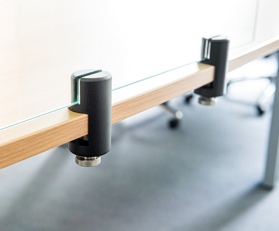 ClearGlassCB24's tweet photo. Create a safe working environment for your staff and customers with glass safety screens available with clamps or stands to fit you needs.

Perfect for offices, shops, receptions, trade counters and more.

Contact us today for a competitive, free, no obligation quotation. https://t.co/jCs4f9sTRz