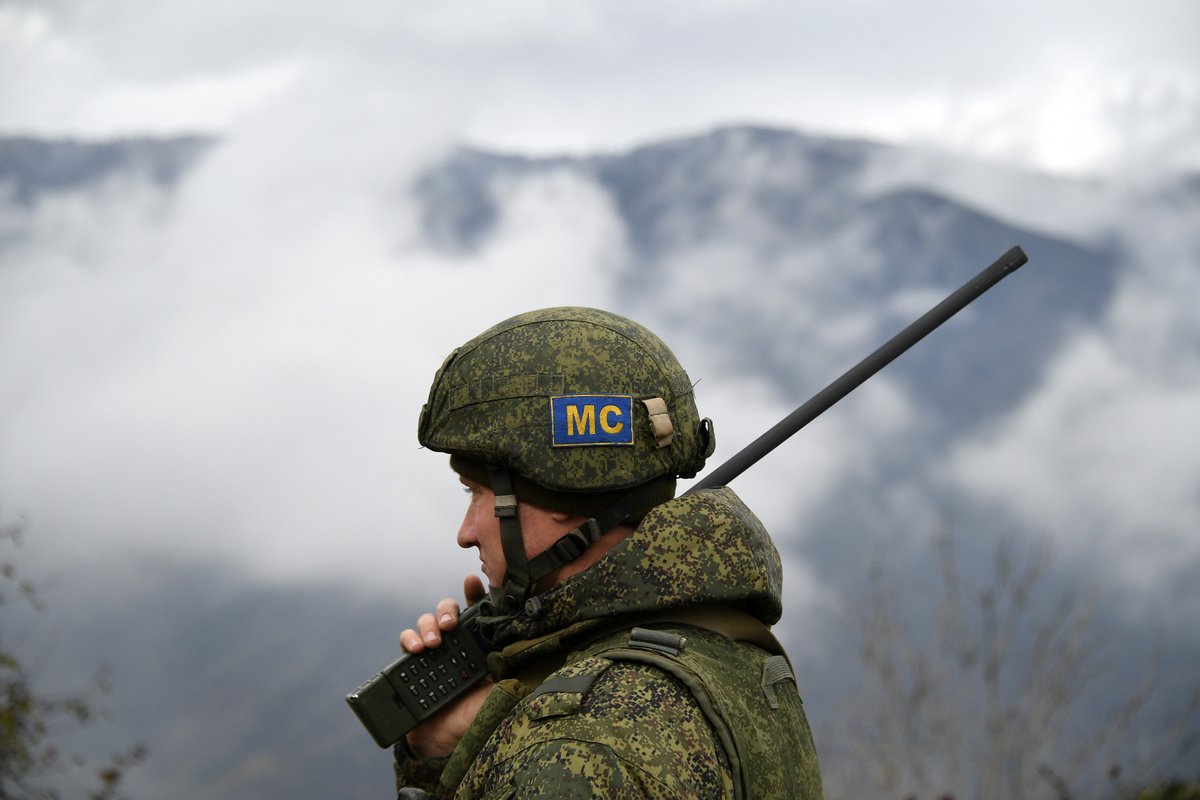 Crs Vdv على تويتر カラバフに派遣されたロシア連邦軍平和維持部隊が 手にしているのがr 187 P1 Azart 無線機です Crs Vdv على تويتر カラバフに派遣されたロシア連邦軍平和維持部隊が 手にしているのがr 187 P1 Azart 無線機です