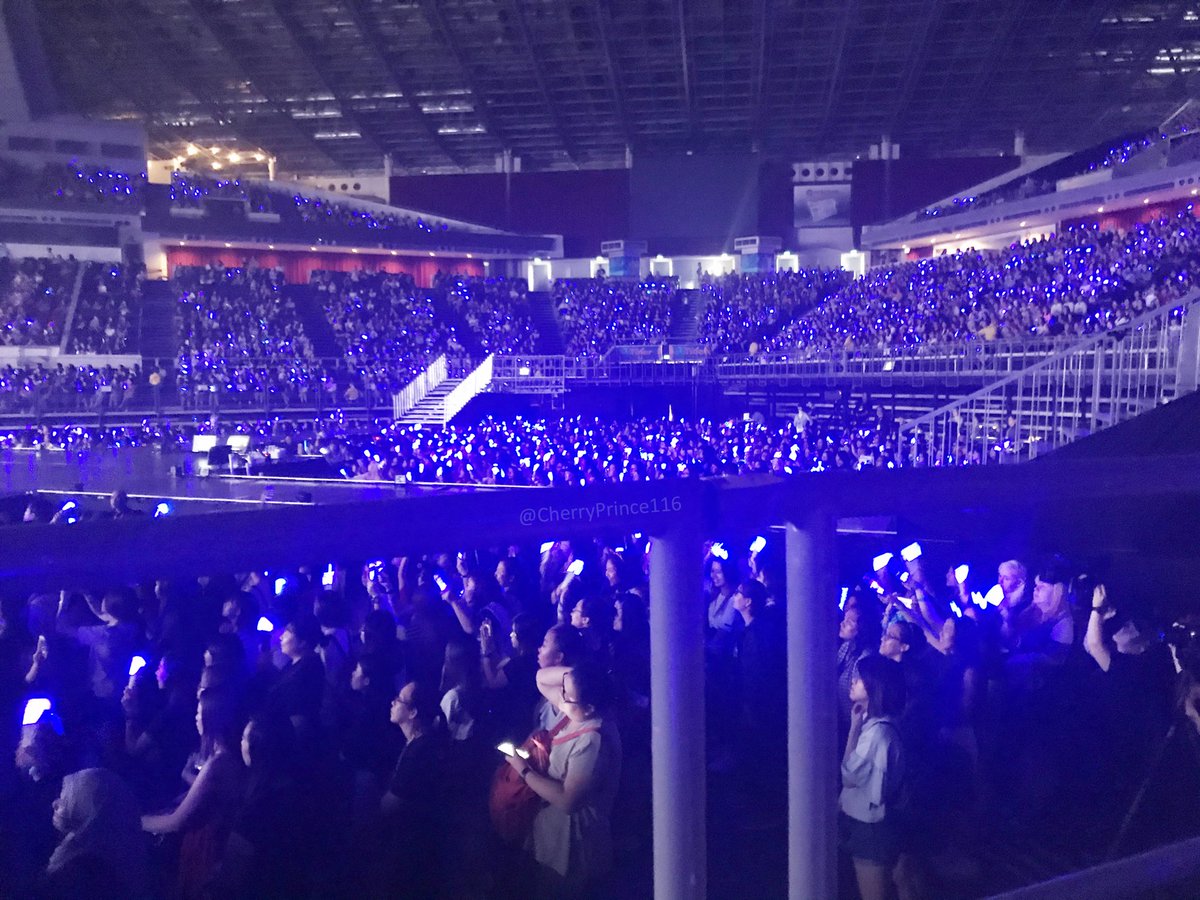 cherryprince116's tweet photo. ✨27 Jan 2018 - SS7 in Singapore✨
It’s been 3 years since my first Super Show since I became an ELF, and wouldn’t trade this moment for anything else 💙
PS: With On and On on Spotify, the setlist is now complete 🥺
#SUPERJUNIOR #SS7inSG https://t.co/fYQd8QFi3k