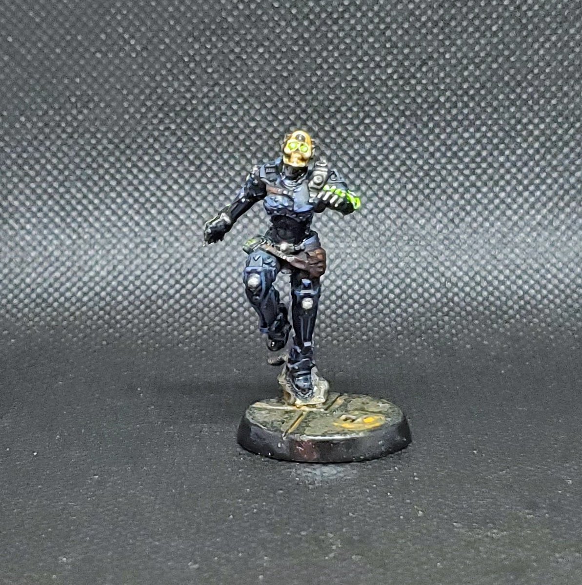 TheHolyFireman's tweet image. Eversor Assassin #heresylab #warhammer #warhammer40k #warhammer40000 #officioassassinorum #imperialagents #tabletopgaming #holyfireminis