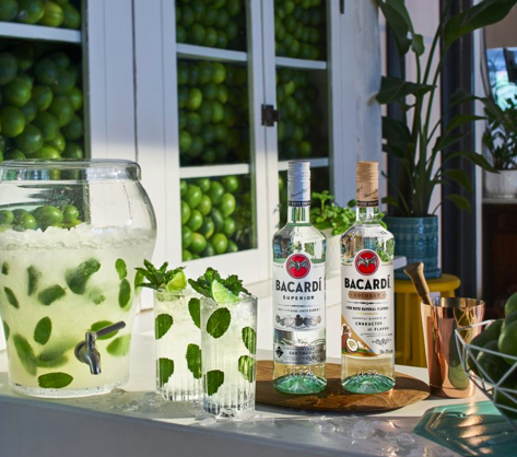 tipsydiaries's tweet photo. kick off #SuperBowl sunday w. the @BACARDI 'coco conga' &amp; 'spiced ginger' cocktails 🍹🥃🏈 #bacardi #rum #superbowlsunday #tipsydiaries - https://t.co/QoiLHNRFLI https://t.co/lKFleqIMtx