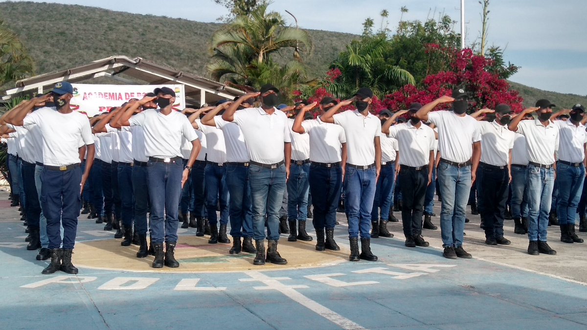 EscupoLara01's tweet photo. #27ENE|#ESCUPOL forma hombres y mujeres, para velar por la seguridad ciudadana. 
#SomosLaAcademia 
#SomosSeguridad https://t.co/tIBihn2ko0