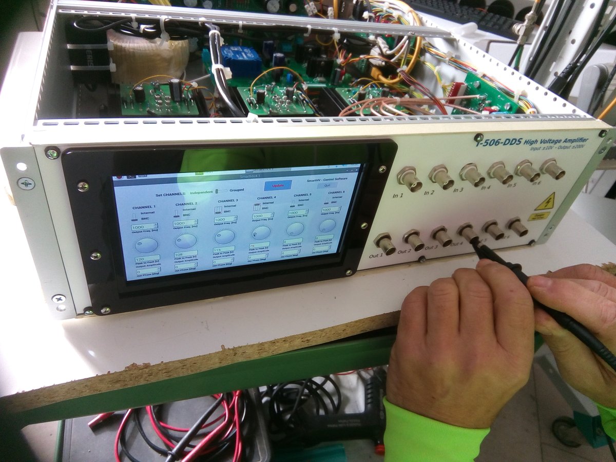 elbatech's tweet photo. Ultimi test di calibrazione e l'amplificatore ad alta tensione +/- 200V per la movimentazione di piezolettrici per l'universita di Seul (Corea del Sud) è pronto a partire ... #highvoltage #amplifier #piezomoving #elbatech #hvamplifier #raspberrypi #linuxinside #apex https://t.co/yb342853fW