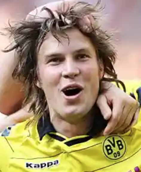 Despite boasting Lewandowski & Gotze it was Großkreutz who became the cult icon of the club, perhaps thanks to the 2011 season where refused to cut his hair until BVB won their first title since 2002. When they did win the Bundesliga on the final day, he shaved it on the pitch