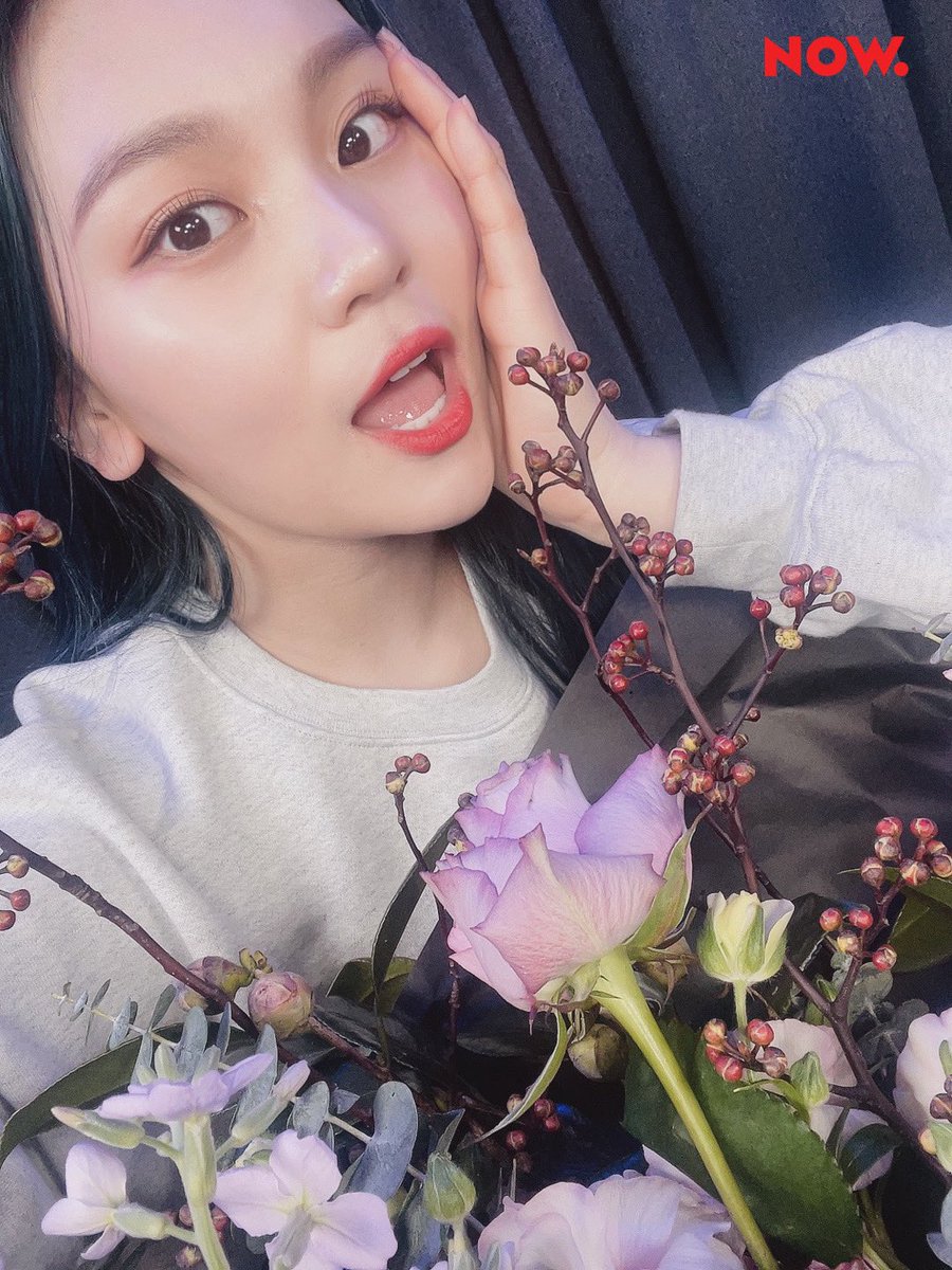 SOUHITINA's tweet photo. @kr_now @GFRDofficial [INA TRANS]

#AvenGirls malam Rabu 🌙 #GFRIEND Apa kalian bahagia saat Umji disini? yang tercinta thumbst <To. Umji> Buddy kirim pesan yang ingin kamu sampaikan 😢 ke #UMJI 👉🏻 Text #7117 (￦100) Tonton sekarang 💎https://t.co/KcZdbzW2hG 

@GFRDofficial
https://t.co/mNKWM7QttB