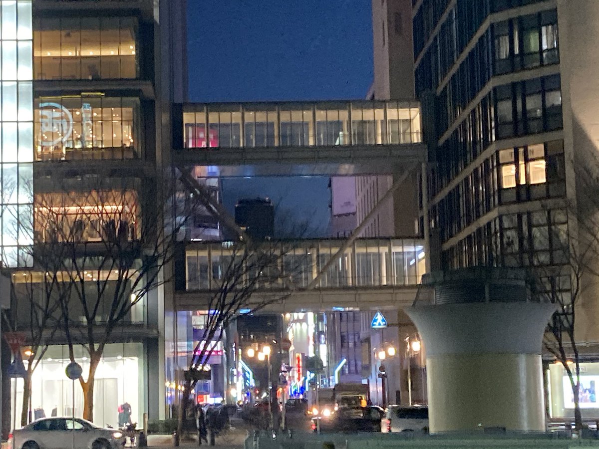 都市商業研究所 都商研 On Twitter これあるだけで都会感が増しますよね 七尾市とか岡谷市とか