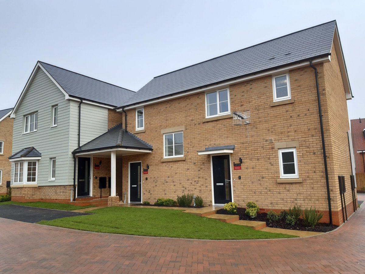 krissy_mckay's tweet photo. 😀Final Handover today at Whitehouse, MK8👍
Maisonettes 3x1 bed Shared Ownership &amp; 3x1 Bed Rental.
Shared Ownership 1 bed Maisonettes still available.
contact @SWHomesUK  for further info.
💐Thanks  @ArcadisUK  @CALAHOMES https://t.co/Mly4qKm5cp