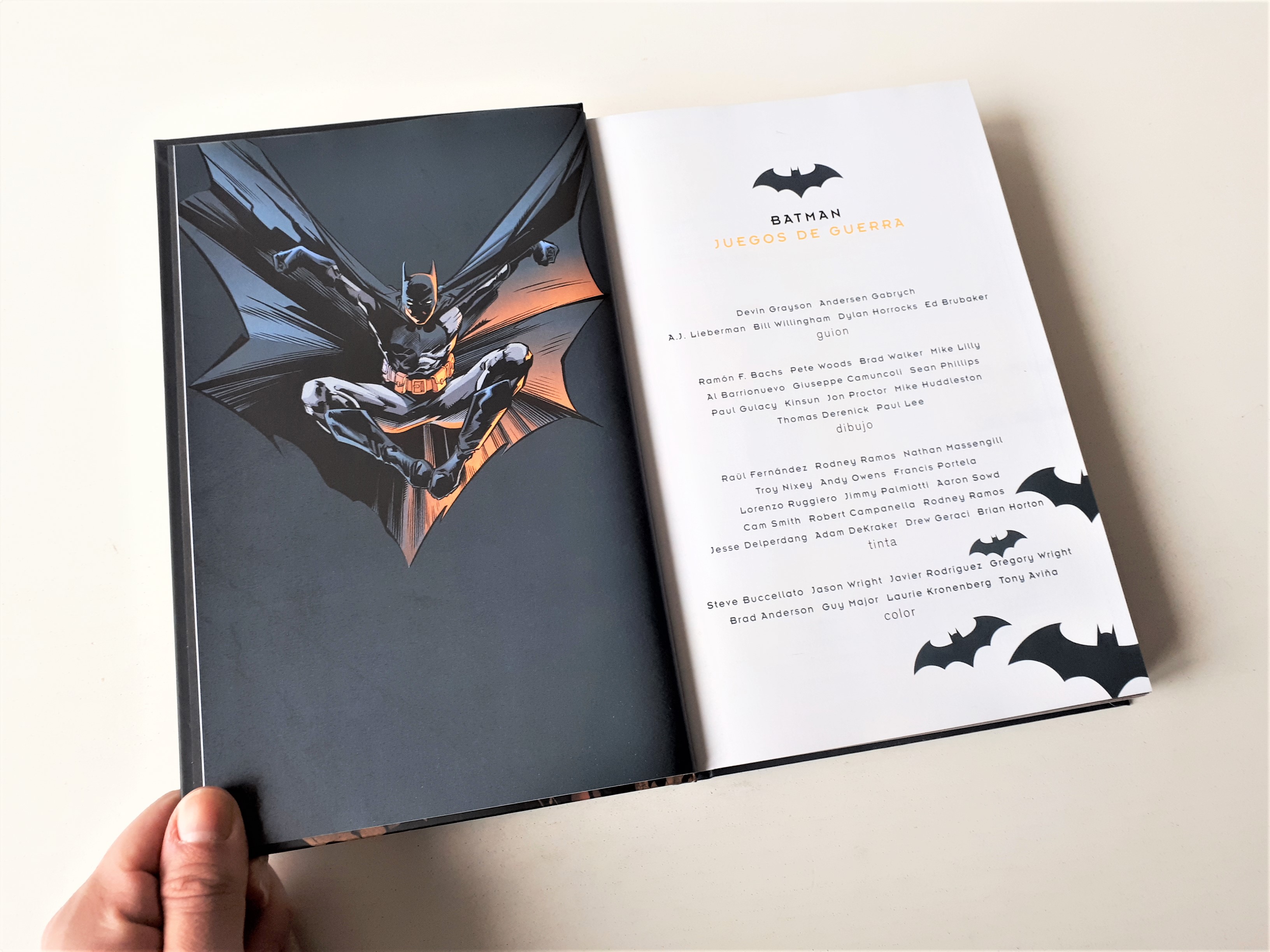ECC Ediciones в Twitter: „Una ambiciosa historia sobre los límites del  heroísmo que abarcó los principales títulos relacionados con #Batman y  mantuvo a sus lectores en vilo hasta la trágica conclusión. Ya